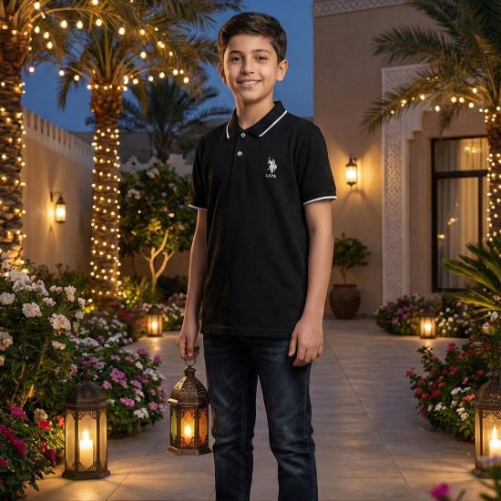 صورة تيشيرت بولو اسود